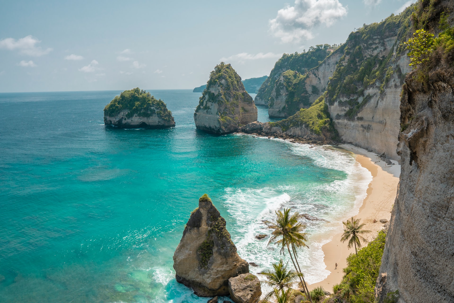 Playa con rocas: motivos para visitar Bali