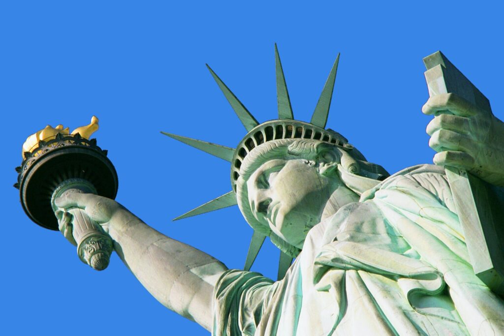 Parte superior de la Estatua de la Libertad. Cabeza y corona de picos, antorcha